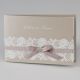 Bruine glinsterende trouwkaart met witte kant