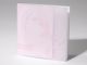 Klassieke vierkante trouwkaart met roze calco omslag met roos.