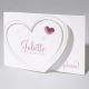 Modern wit kaartje met uitgesneden hartje, roze hartje aan de binnenkant