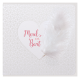 Bijzondere trouwkaart met sierlijk parelmoerpatroon, wit veertje en parel